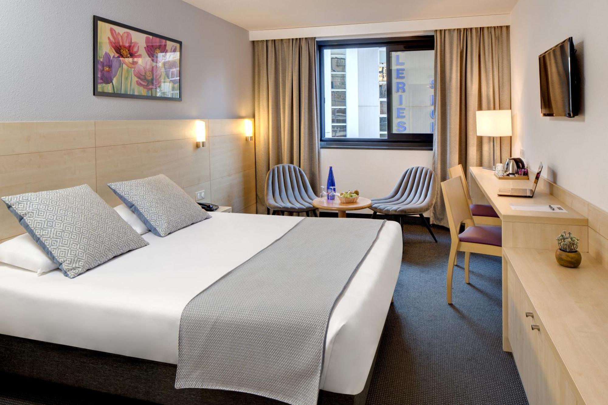 Deluxe Room,705734287:JPEG